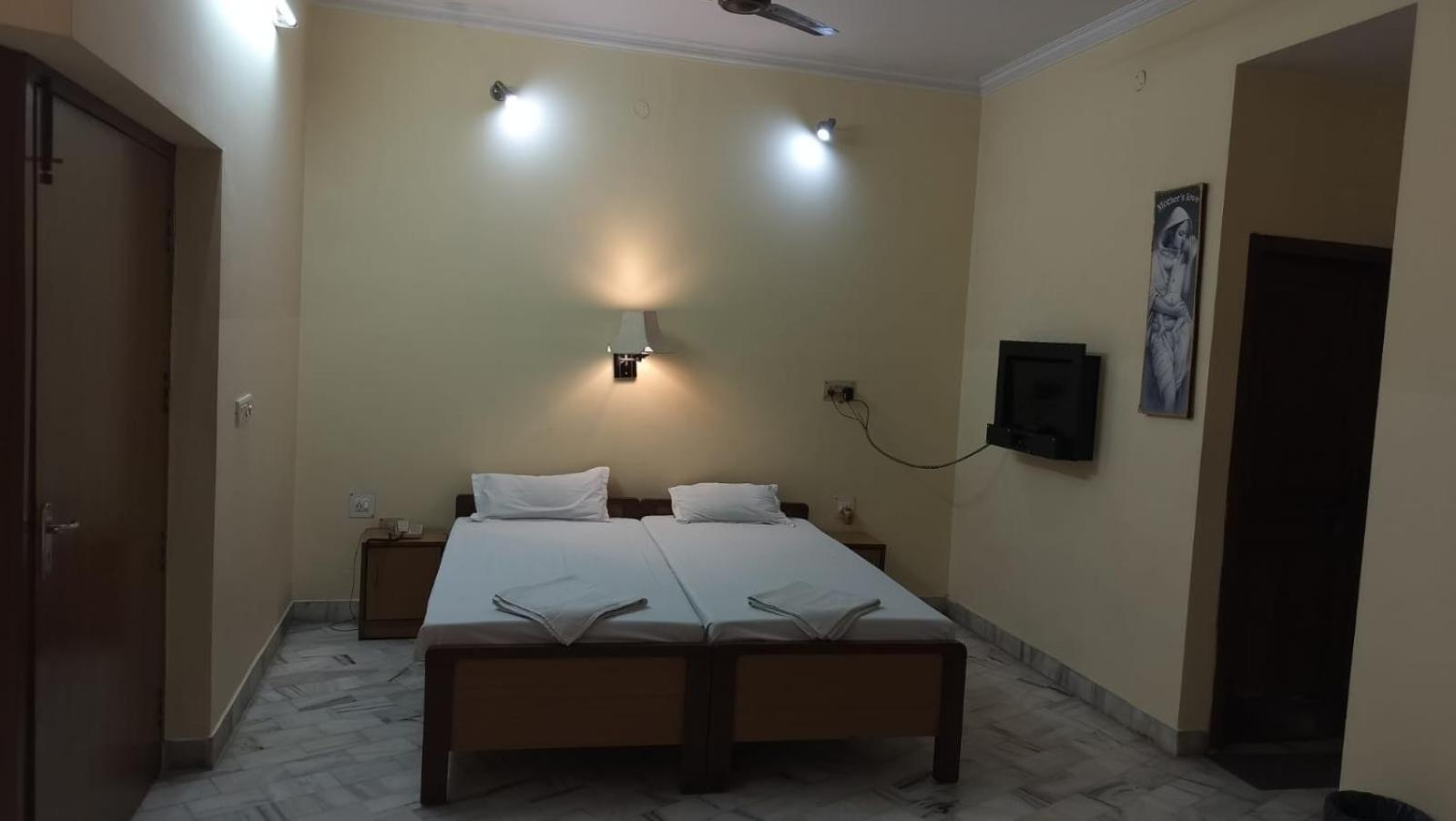 Sarnath Motel And Resort Varanasi Exterior photo